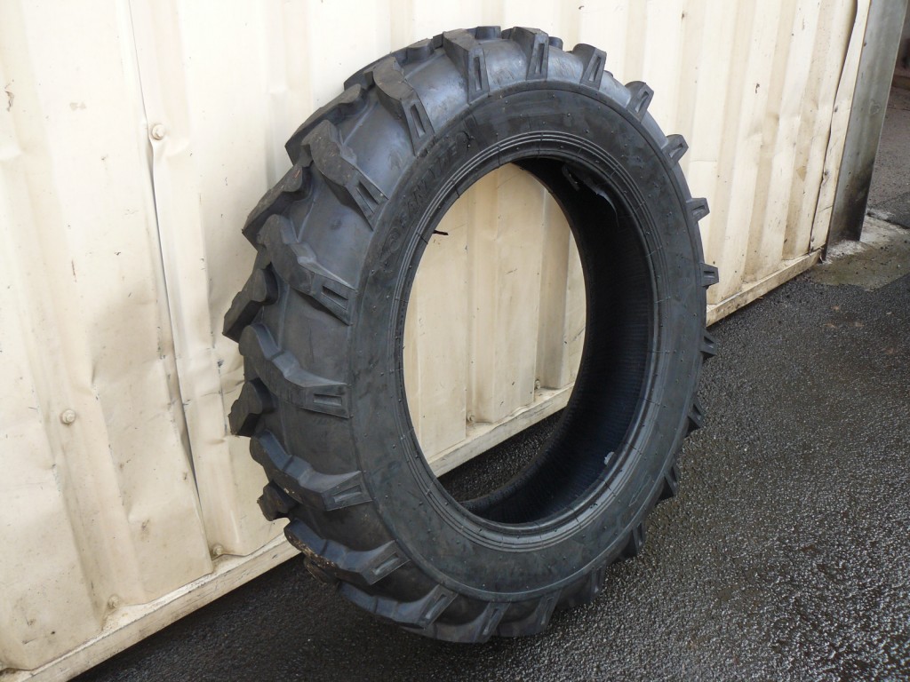 thumbnail image 2 of Cropmaster 9.5-24 Tractor Tire - 10 Ply R-1 Tubeless - Fits Many Brands 2 of 4